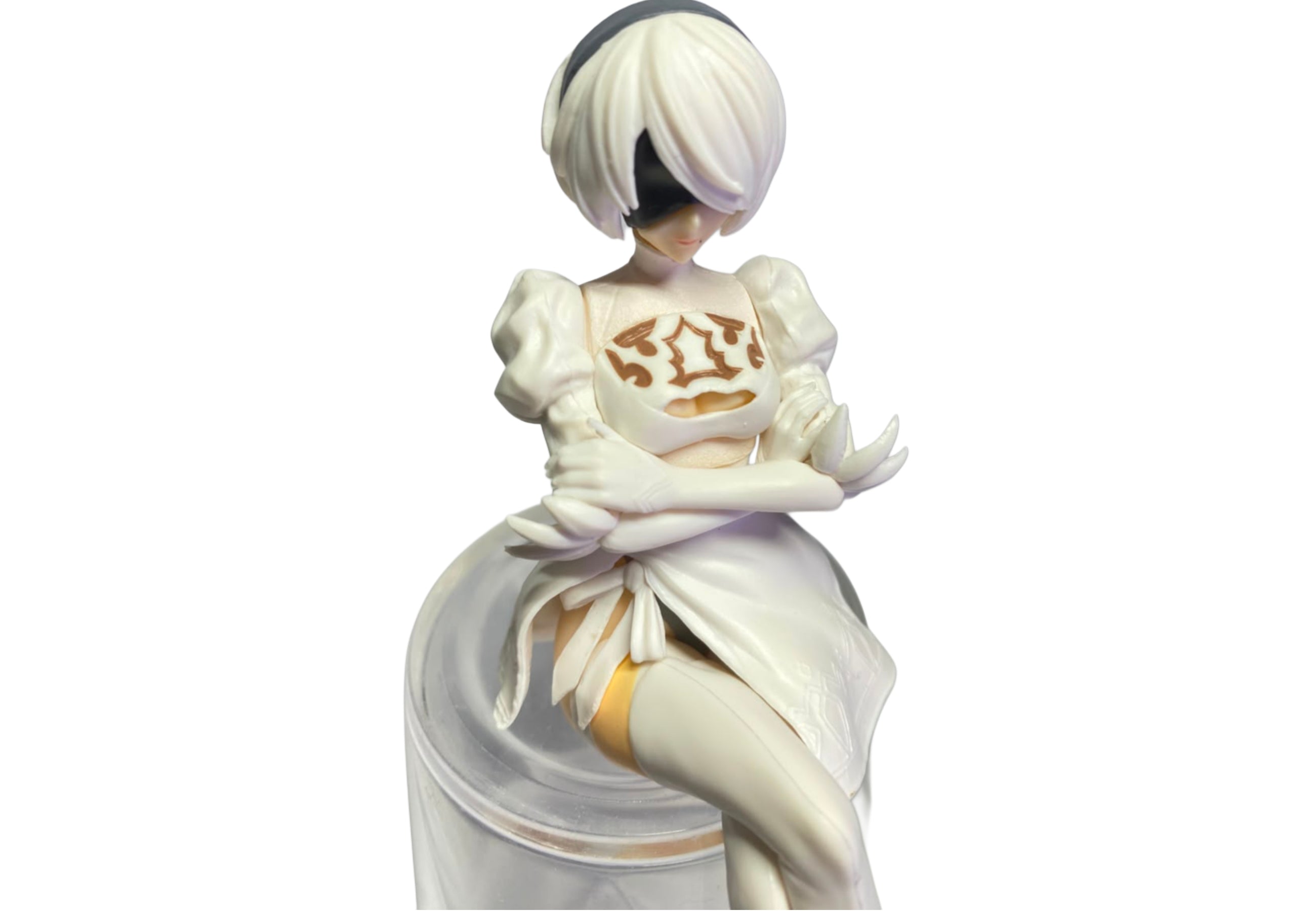 Figura de 2B sentada — NieR: Automata