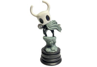 Figura del Caballerito con capa — Hollow Knight